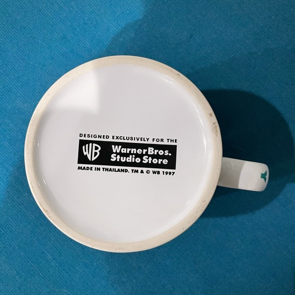 Oversized Tweety Mug - Picture 6 of 8